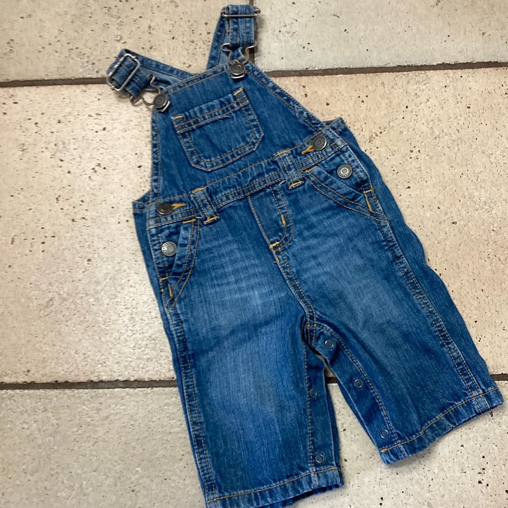 Old Navy overalls,size 0-3 months